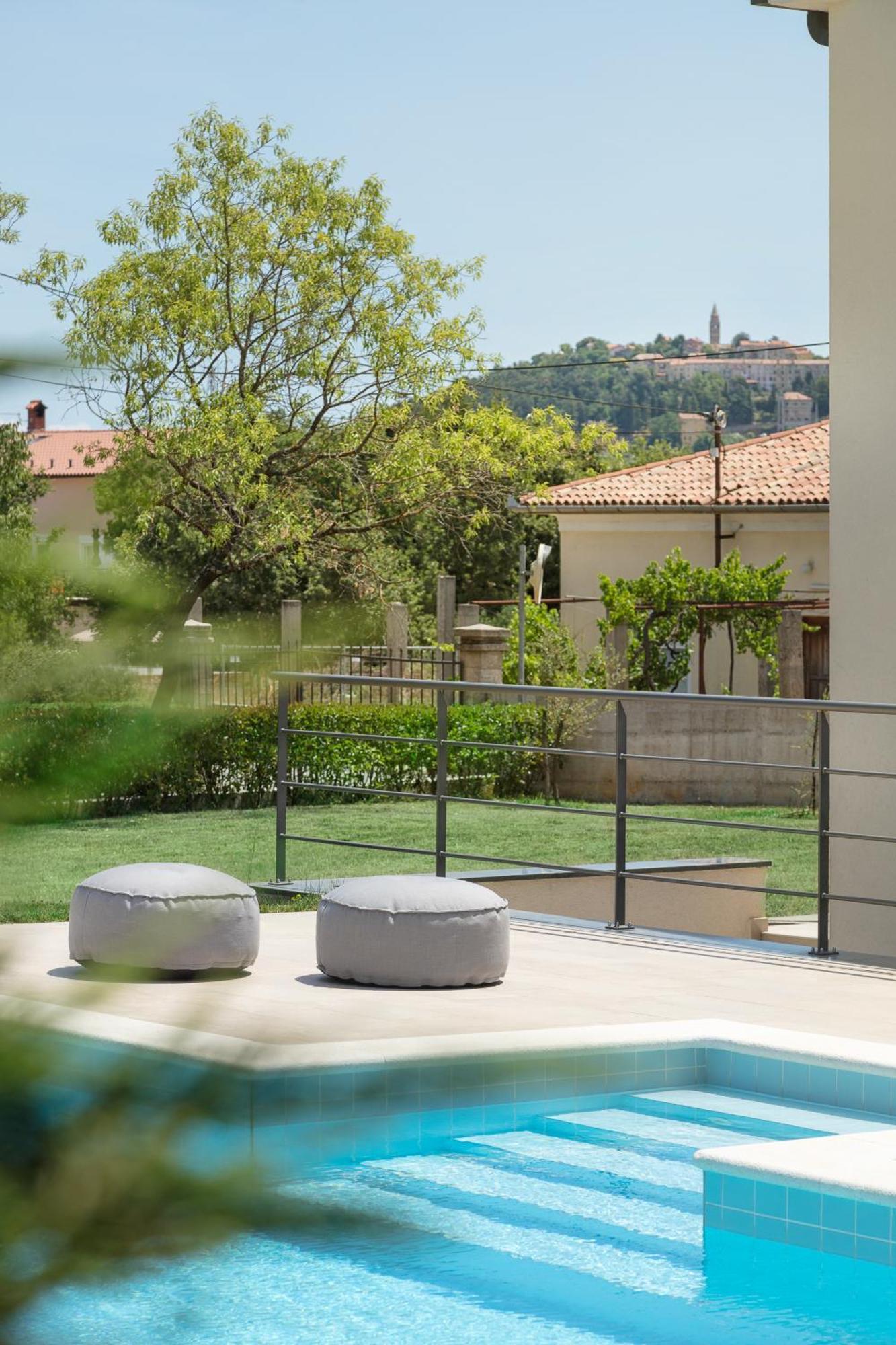 Villa Del Sol With Large Garden Perfect For Families Labin  Exterior photo